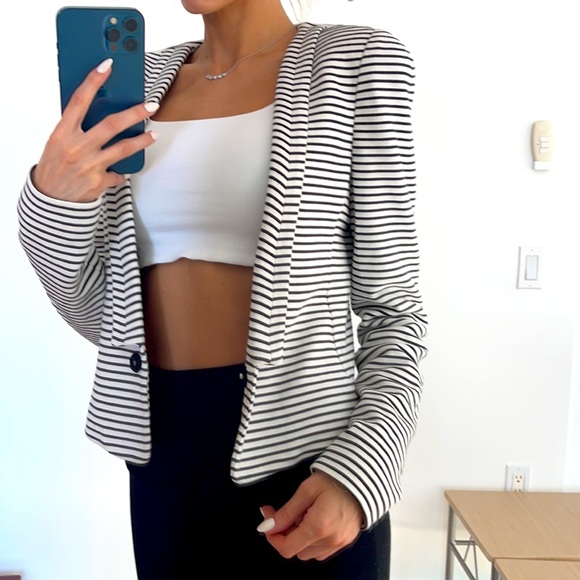 BCBG BLAZER - Picture 2 of 3